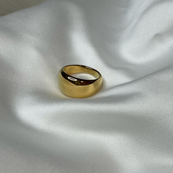 Dome Gold Ring - Picture 2 of 4